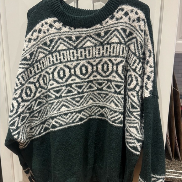 Maurice’s Green and White Geometric Sweater - Picture 3 of 4